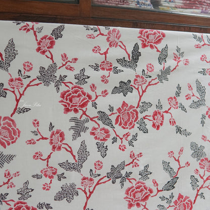 JavaPitu - Kain Batik cap Kombinasi Bunga Rambat Mawar - RedBlack