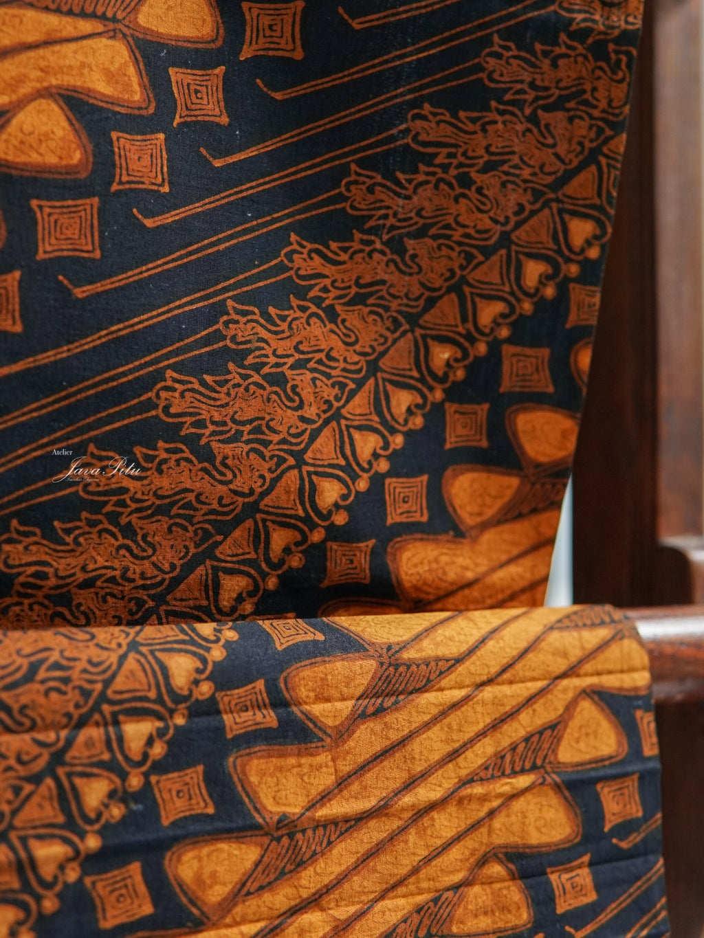 JavaPitu - Batik Tulis Sogan lawasan - Parang Menang Seling