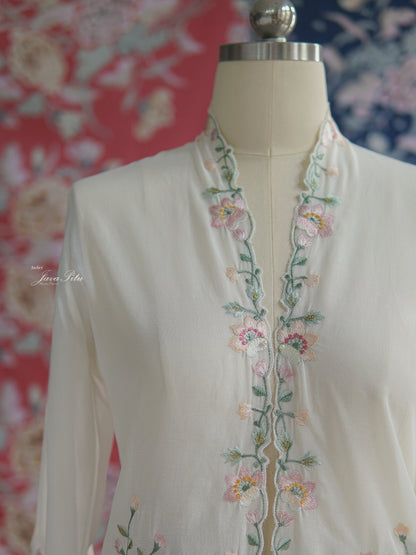 JavaPitu Kebaya Katun Premium Bunga Magnolia Putih - Ukuran Jumbo - 6459