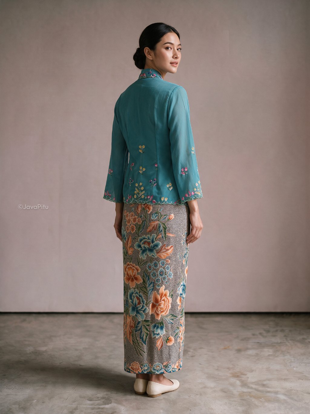 Javapitu - Kebaya Tabur bunga - Direct embroidery - 6519