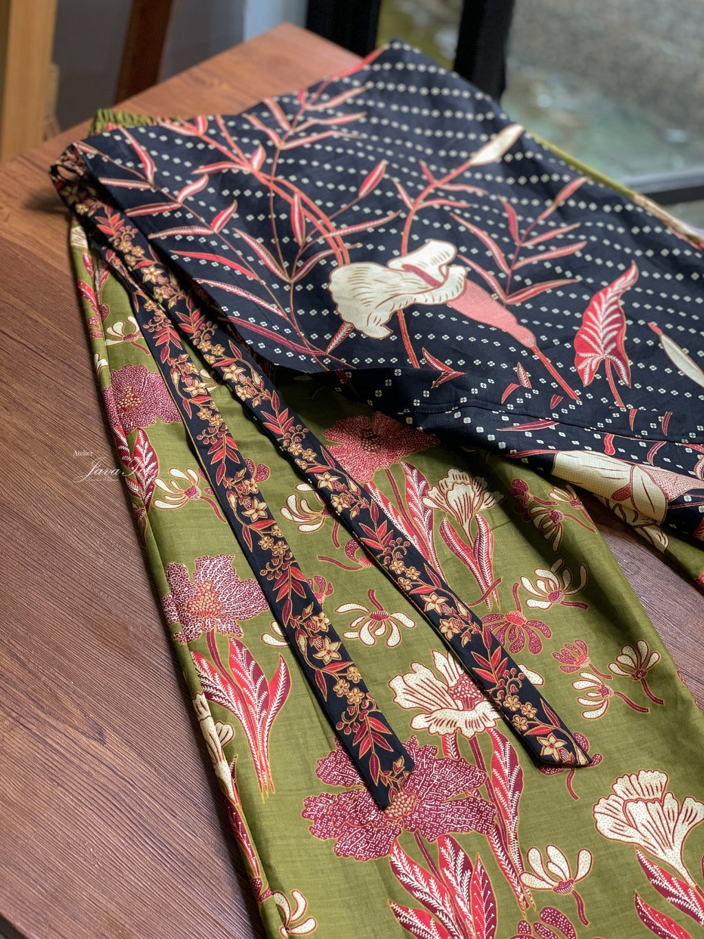 JavaPitu - Celana Batik Katun Paraya Series - Arum Lily - Kain Lilit - Rok Lilit - Sarung Lilit