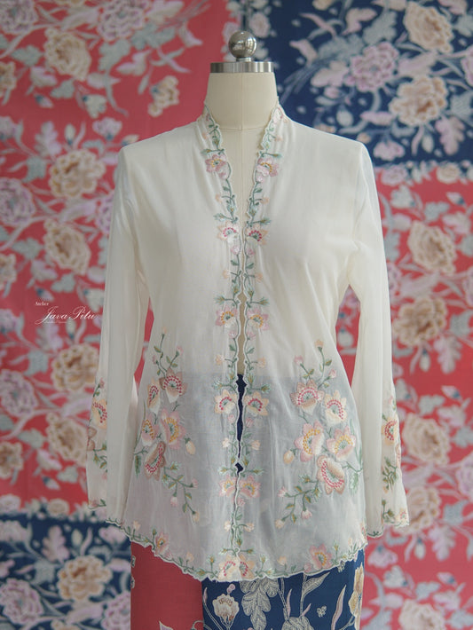 JavaPitu Kebaya Katun Premium Bunga Magnolia Putih - Ukuran Jumbo - 6459