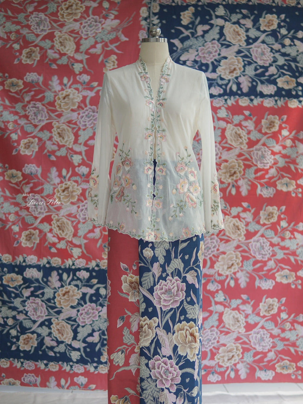 JavaPitu Kebaya Katun Premium Bunga Magnolia Putih - Ukuran Jumbo - 6459