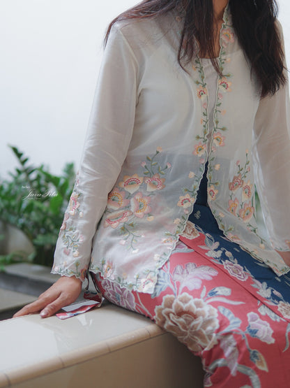 JavaPitu Kebaya Katun Premium Bunga Magnolia Putih - Ukuran Jumbo - 6459