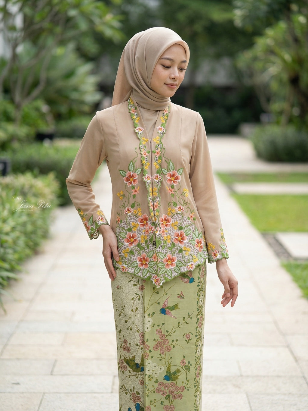 JavaPitu - Kebaya Bunga Kerancang - Handmade Embroidery
