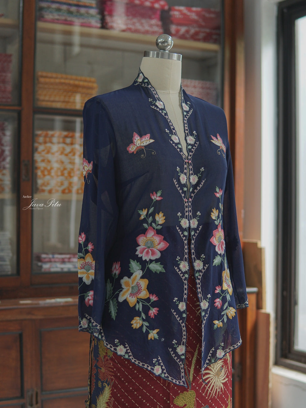 JavaPitu Kebaya Outer Katun voile Premium Pesona sekar navy - Ukuran Jumbo - 6357