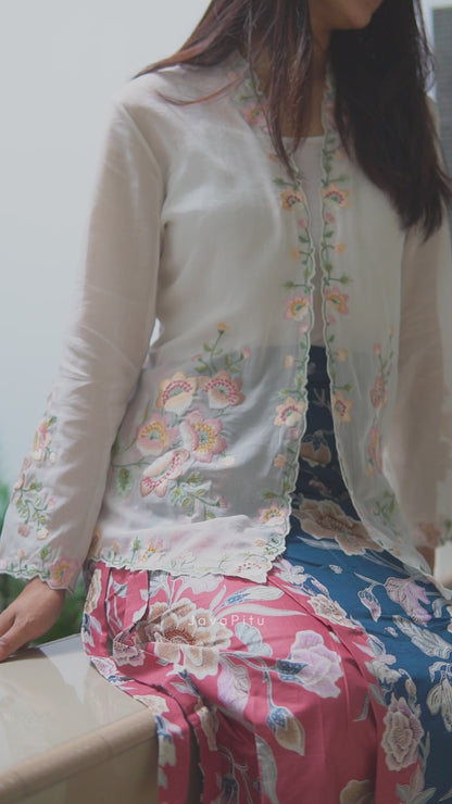 JavaPitu Kebaya Katun Premium Bunga Magnolia Putih - Ukuran Jumbo - 6459